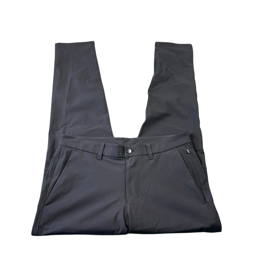 Lululemon Black Performance Flat Front Men’s Chino Pant Size 32x30